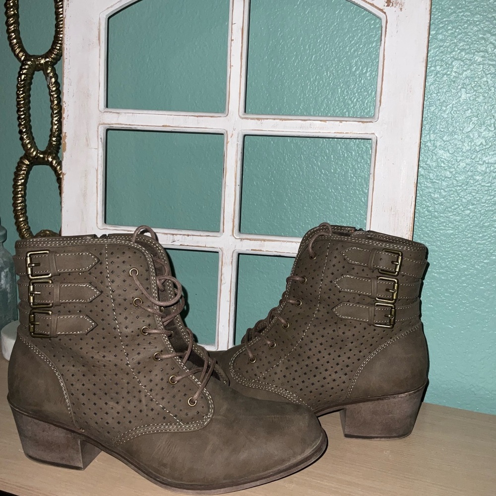 Xappeal Ginger Lace-Up Ankle Boots – Size 10M - Picture 3 of 5